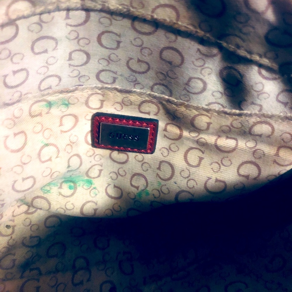 Guess purse, small burgundy, red nice shoulder purse, Long shoulder strap